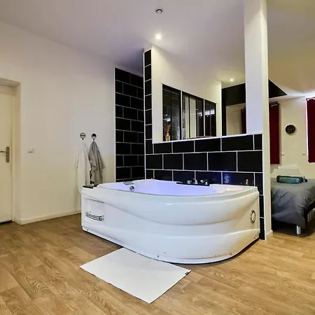 Baignoire Blaneo & Sauna 10 Minutes De La Gare *