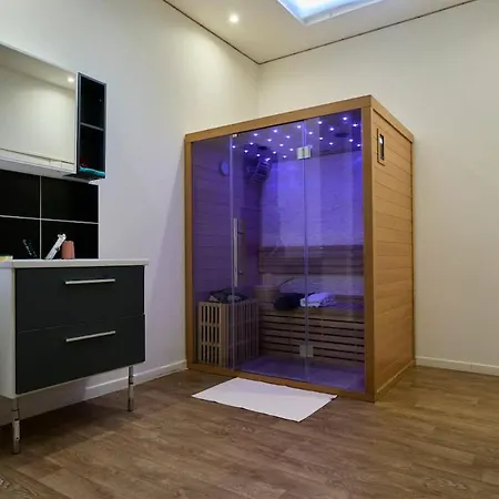 Baignoire Blaneo & Sauna 10 Minutes De La Gare Locanda Tourcoing