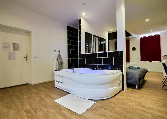 Baignoire Blaneo & Sauna 10 Minutes De La Gare *